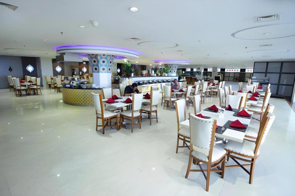 Grand Qin Hotel Banjarbaru Exterior photo
